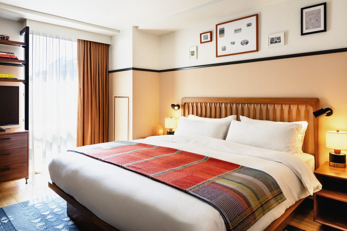 Hypo-allergenic bedding available, in-room safe, desk, laptop workspace