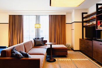 Hypo-allergenic bedding, in-room safe, desk, laptop workspace at Eaton DC