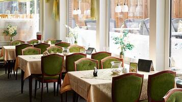 Desayuno buffet incluido todos los días