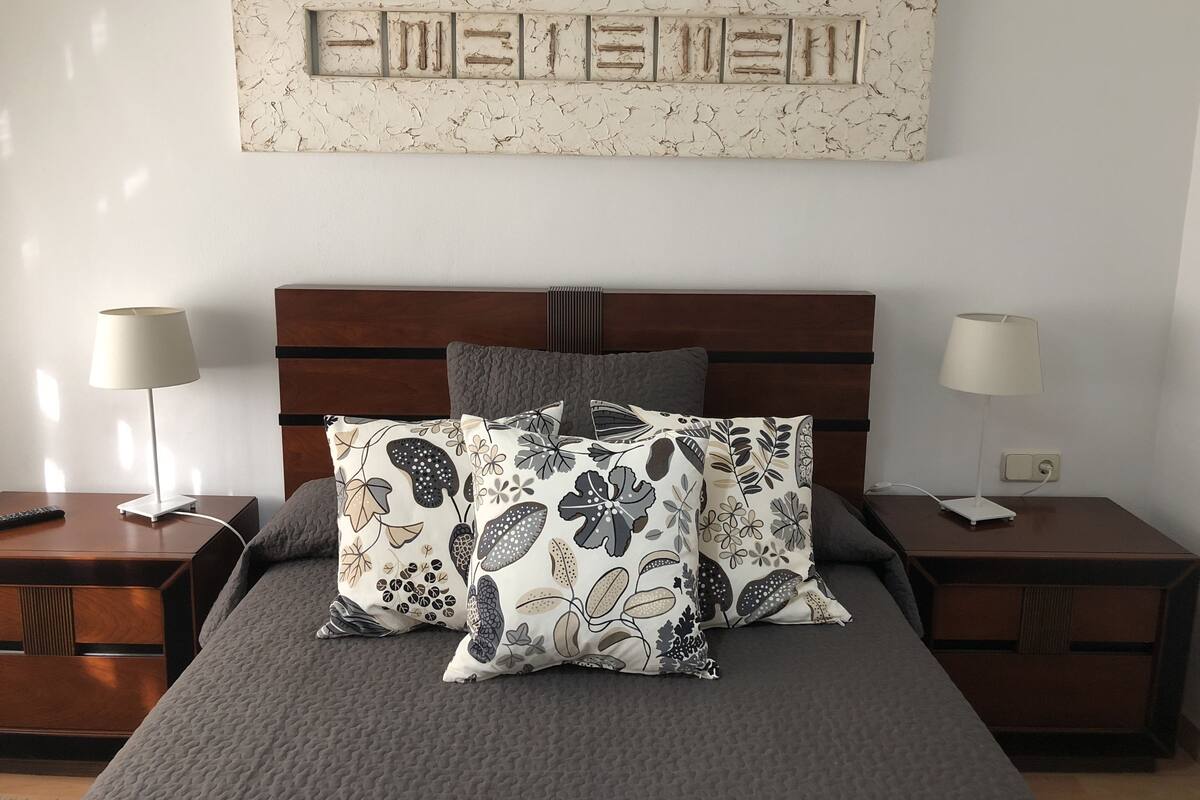 Decoración personalizada, muebles diferentes y escritorio