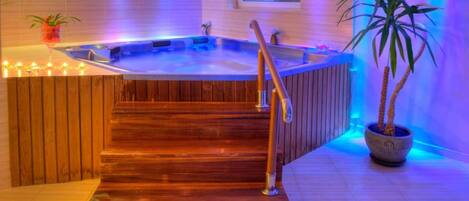 Sauna, bain de vapeur, massage aux pierres chaudes