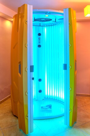 Sauna seca, sauna a vapor, massagens com pedras quentes