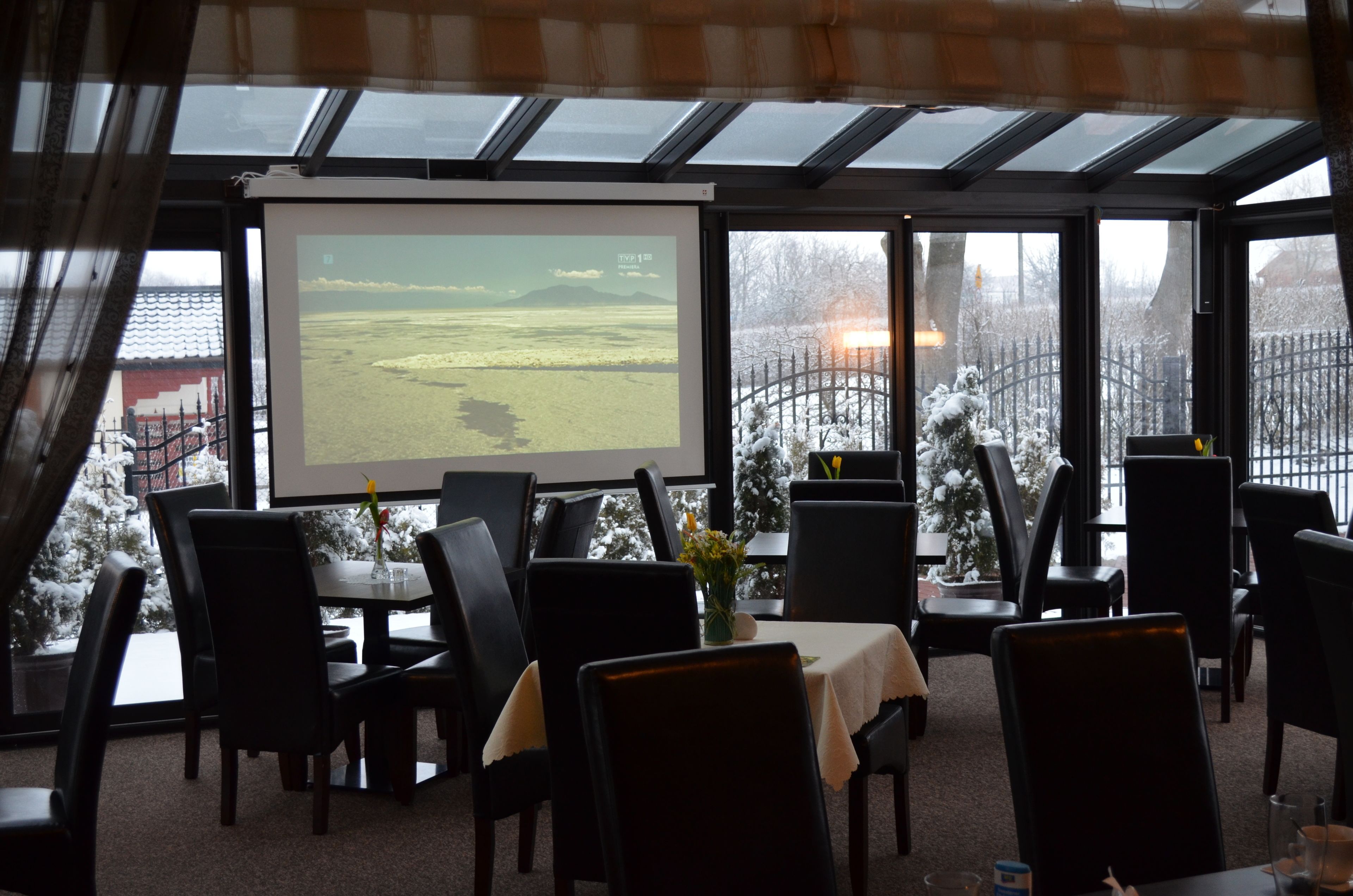 Sudah termasuk sarapan prasmanan setiap hari