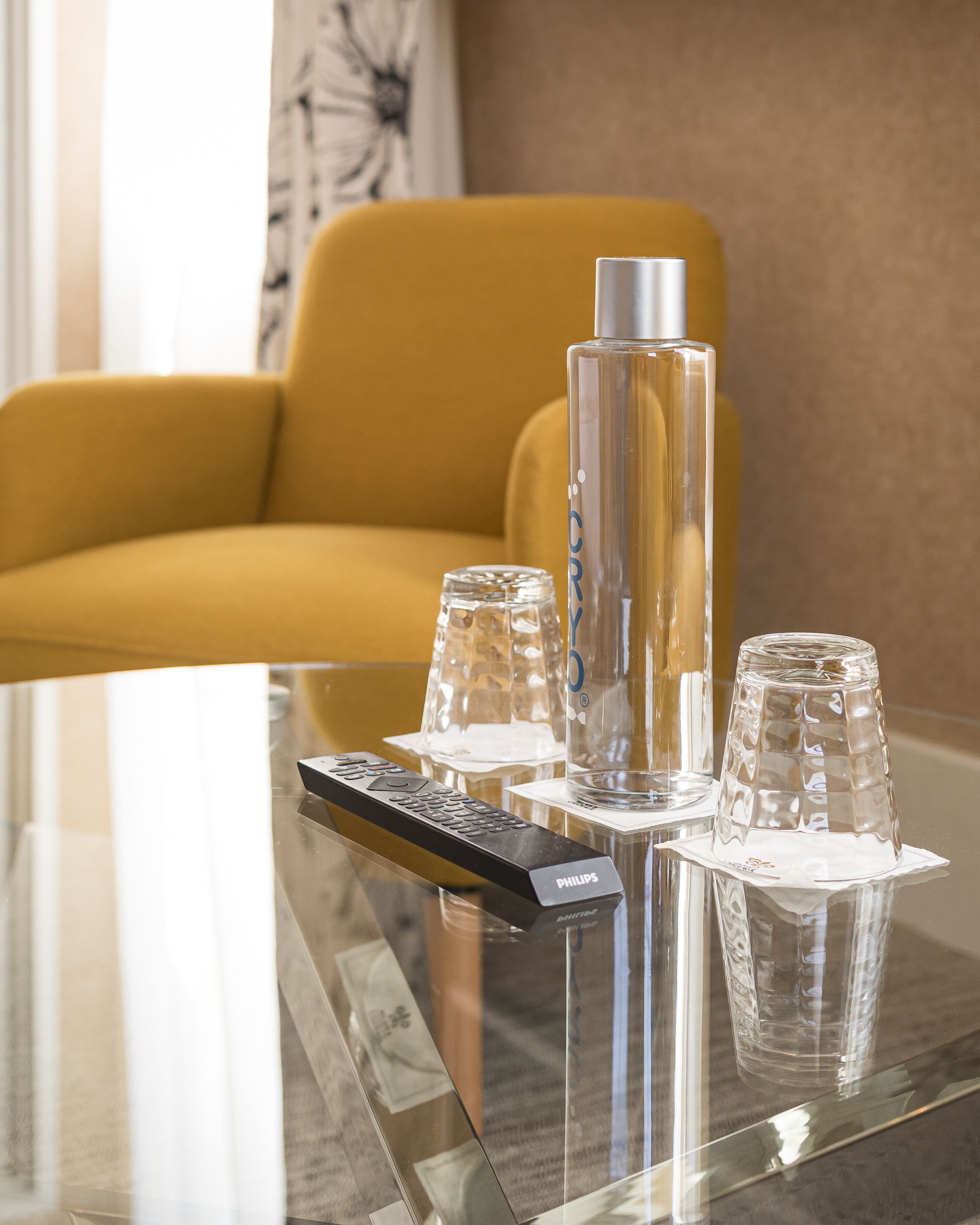 deluxe double room | living area