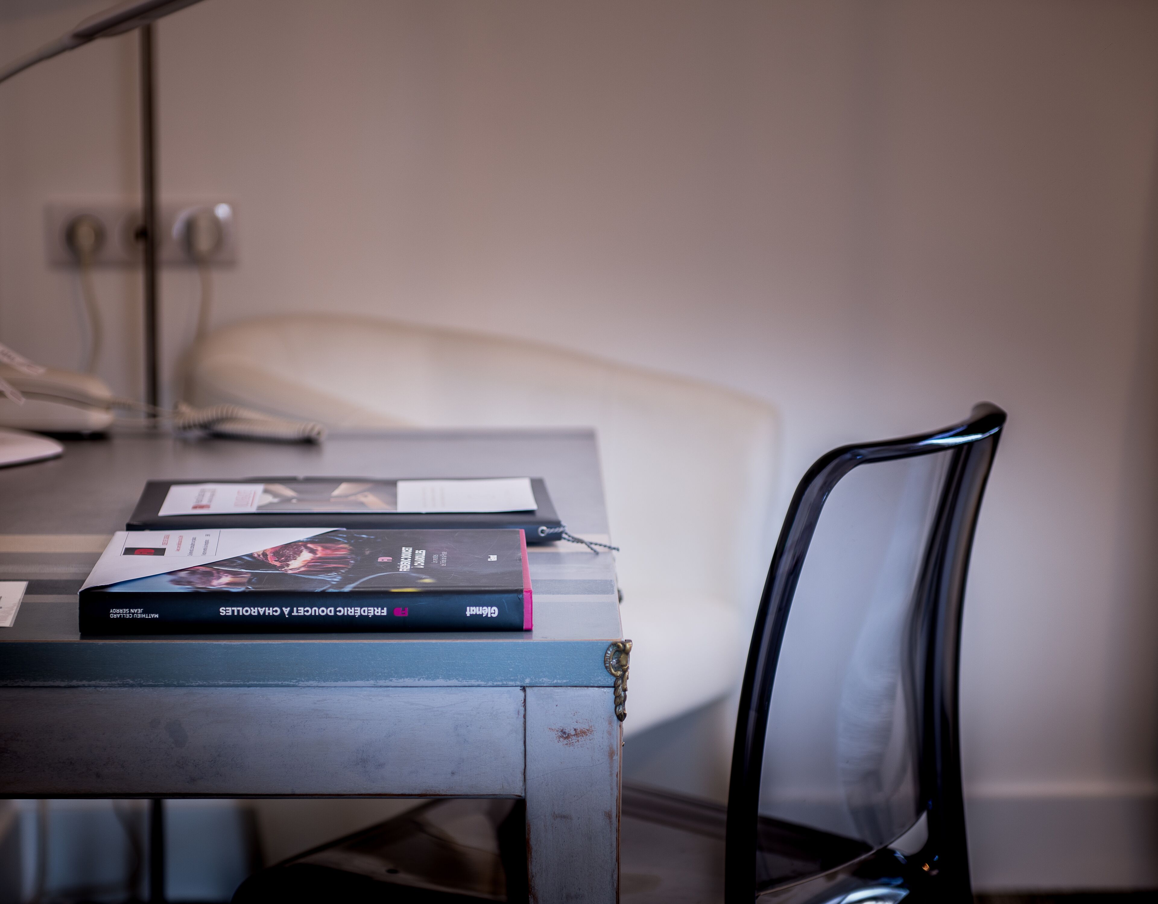 deluxe double room | living area