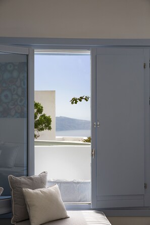 Agate Villa with outdoor Hot Tub - The Nook (Santorini)