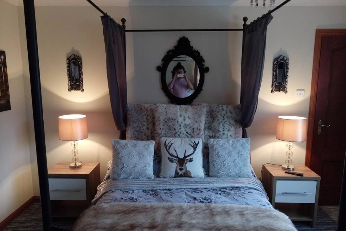 Free WiFi, bed sheets