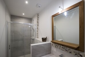 Comfort Double Room, 1 Queen Bed, Non Smoking | Bathroom shower - Brevocean (Saint-Brevin-les-Pins)