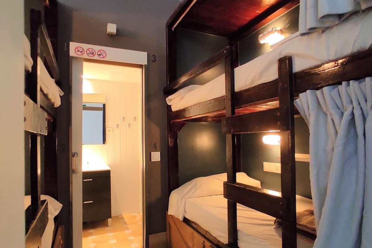 Free WiFi, bed sheets, wheelchair access