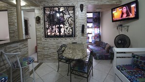 Standard Apartment, 2 Bedrooms | In-room dining - GoHouse - Invalidos 412 (Rio de Janeiro)