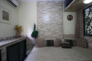 Standard Apartment, 2 Bedrooms | 2 bedrooms, iron/ironing board, free WiFi - GoHouse - Invalidos 412 (Rio de Janeiro)