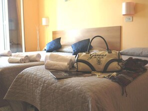 Schreibtisch, kostenloses WLAN, Bettwäsche