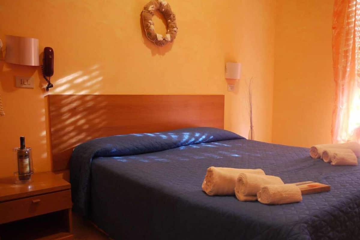 Desk, free WiFi, bed sheets