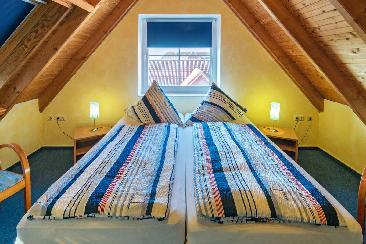 In-room safe, free WiFi, bed sheets