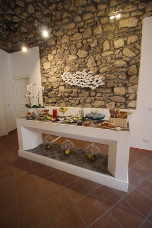 Daily buffet breakfast for a fee - S'O Smart B&B Tropea (Tropea)