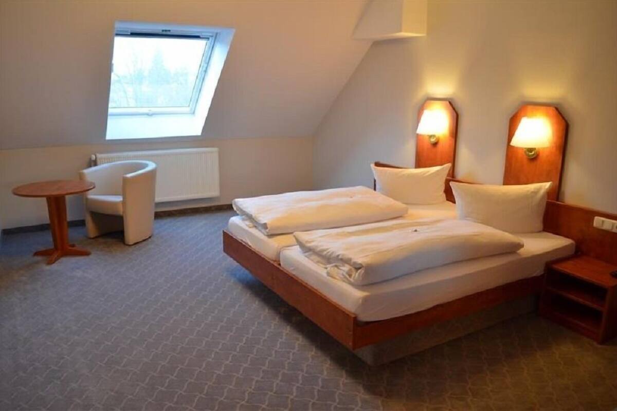 Double Room | Cribs/infant beds, rollaway beds, free WiFi
