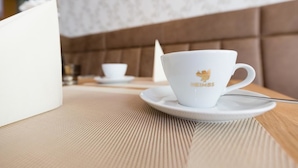 Se ofrece un desayuno bufé todos los días (por un coste adicional)