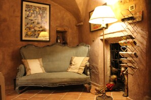 Lobby sitting area - SAN MARTINO ROOMS & BREAKFAST (Borgio Verezzi)