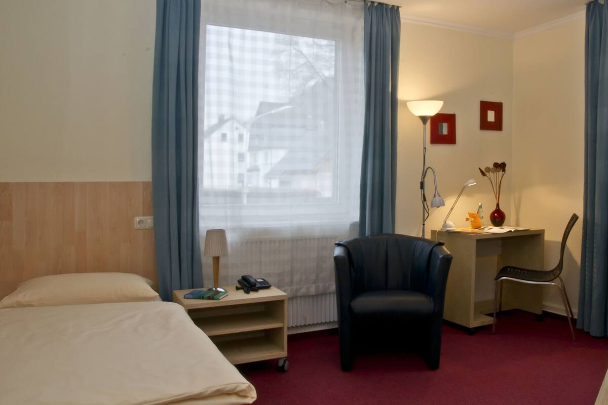 Comfort Single Room | Desk, iron/ironing board (on request), rollaway beds (surcharge)