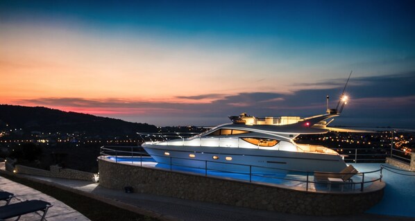 Villa (Yacht) | Schreibtisch, schallisolierte Zimmer, kostenlose Babybetten