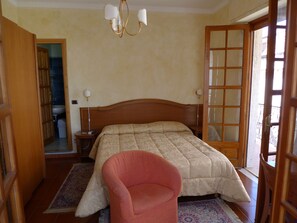 Desk, rollaway beds, free WiFi, bed sheets - B&B Il Nido (Ricadi)