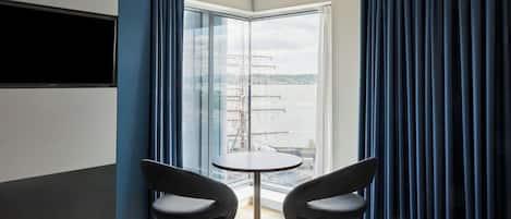 Chambre | Coffre-fort, bureau, espace de travail pour ordinateurs portables