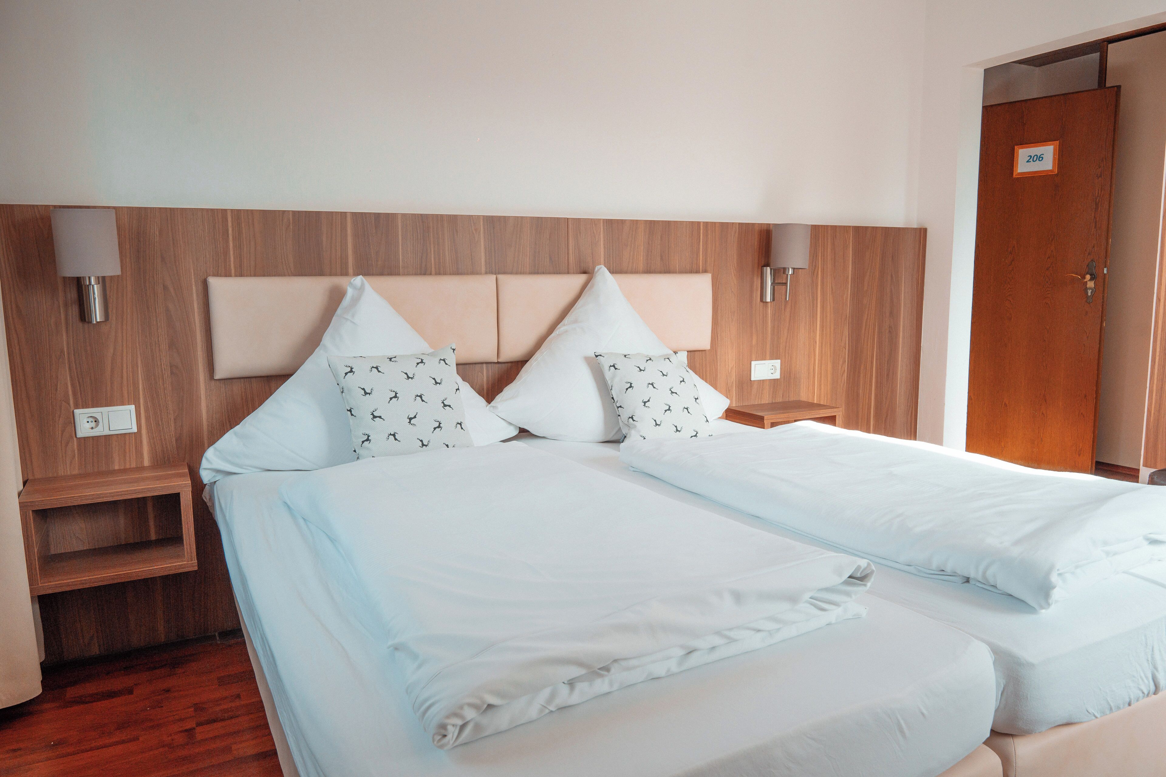 Doppelzimmer | Schreibtisch, kostenloses WLAN, Bettwäsche