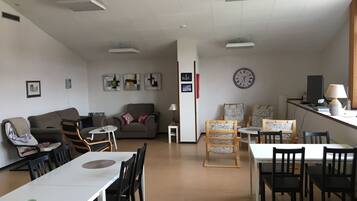 Sarapan masakan tempatan setiap hari (SEK 50 seorang)