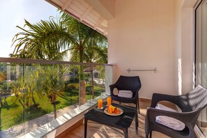 Premium bedding, minibar, in-room safe, desk - Grand Memories Punta Cana All Inclusive (Punta Cana)