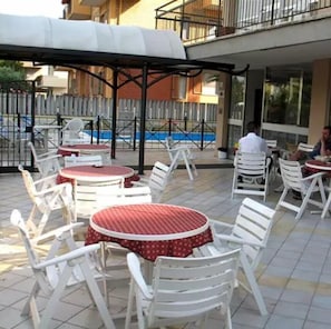 Breakfast and dinner served, Italian cuisine