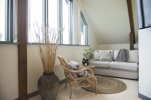 Mini Suite | Premium bedding, blackout drapes, free WiFi, bed sheets - Gumbalde Resort (Stånga)