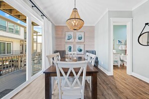 익스클루시브 코티지, 침실 2�개, 발코니, 석호 전망 | 객실 내 식사 공간