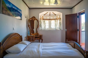 Superior Double Room | Premium bedding, free WiFi, bed sheets - Mount Mary Inn (Nuwara Eliya)