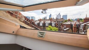 Classic Studio, Kitchenette | Desk, laptop workspace, blackout drapes, iron/ironing board - Brick Lane Comfy Apartments (London)
