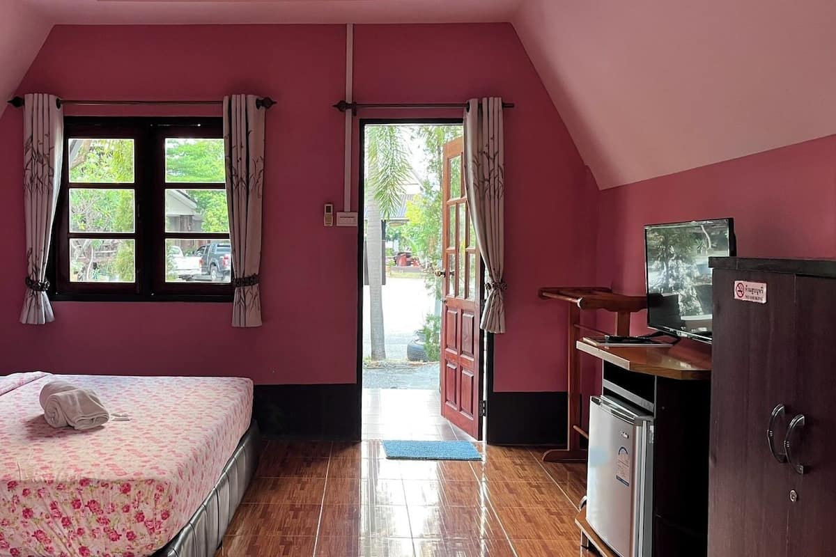 Superior Room | Rollaway beds, free WiFi, bed sheets