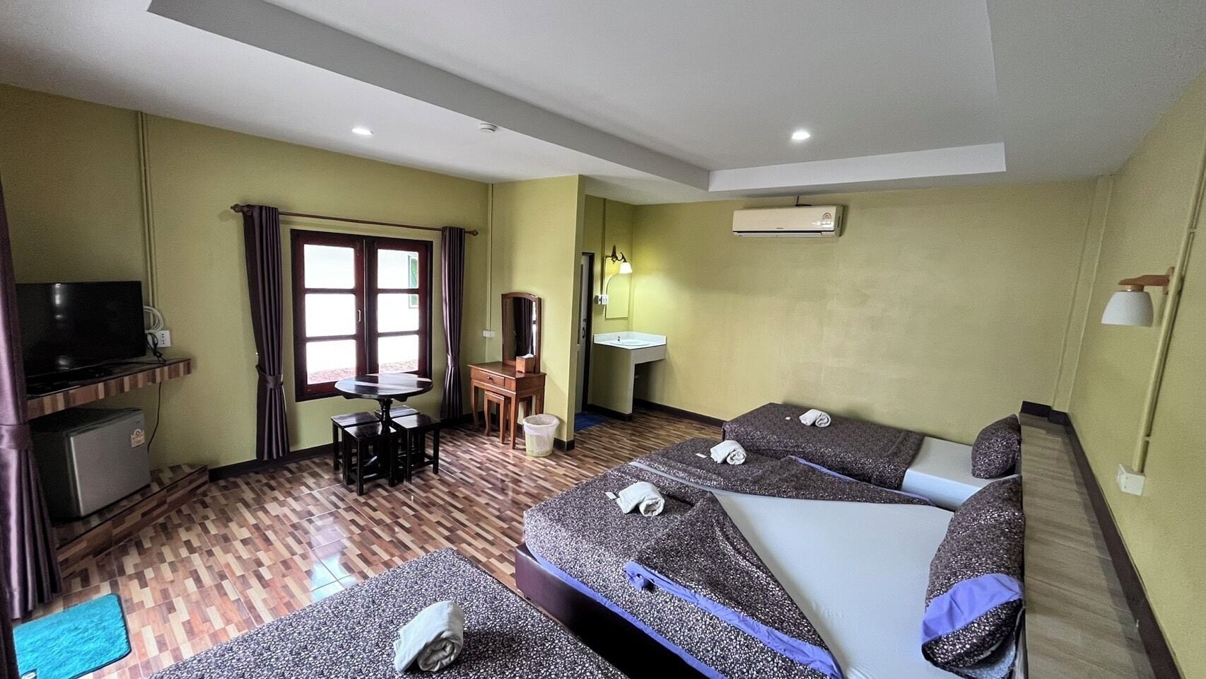 Family Quadruple Room, Multiple Beds | Rollaway beds, free WiFi, bed sheets