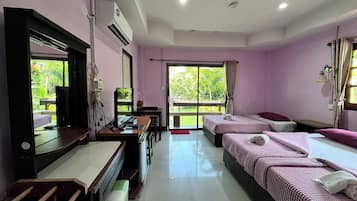 Family Triple Room, 1 Bedroom | Rollaway beds, free WiFi, bed sheets