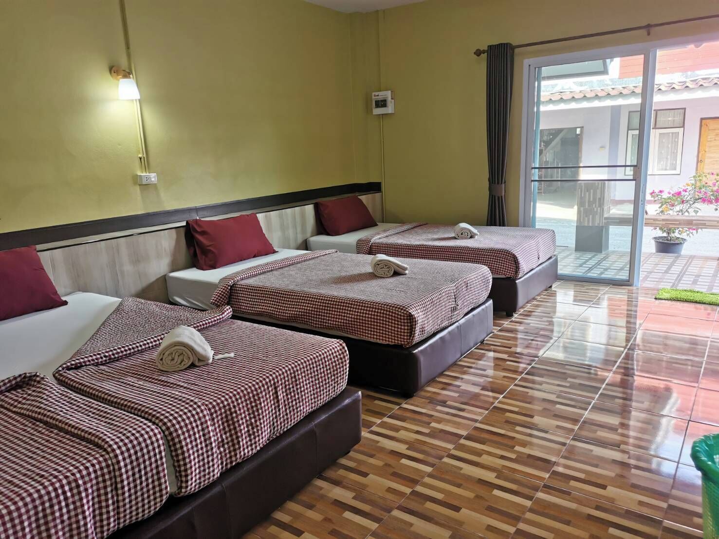 Family Room | Free WiFi