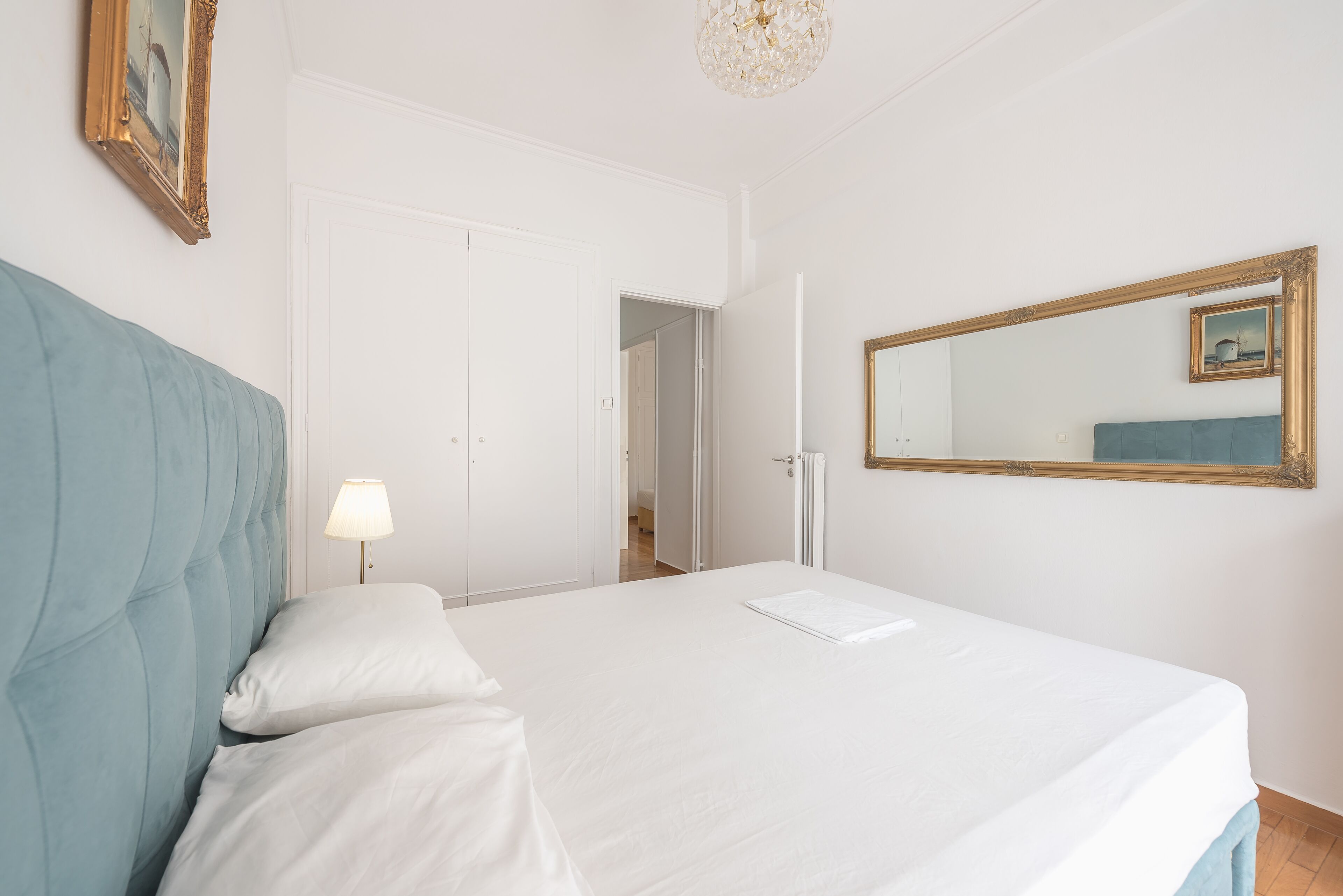 Apartment (Victoria Secret 1 min from Metro) | 3 bedrooms, desk, laptop workspace, iron/ironing board