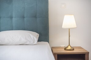 Apartment (Victoria Secret 1 min from Metro) | 3 bedrooms, desk, laptop workspace, iron/ironing board