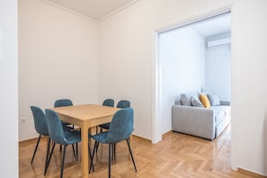Apartment (Victoria Secret 1 min from Metro) | In-room dining - Victoria Secret Apartments (Athens)