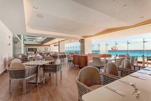 Restaurant - Royalton CHIC Cancun, An Autograph Collection All-Inclusive Resort - Adults Only (Cancun)