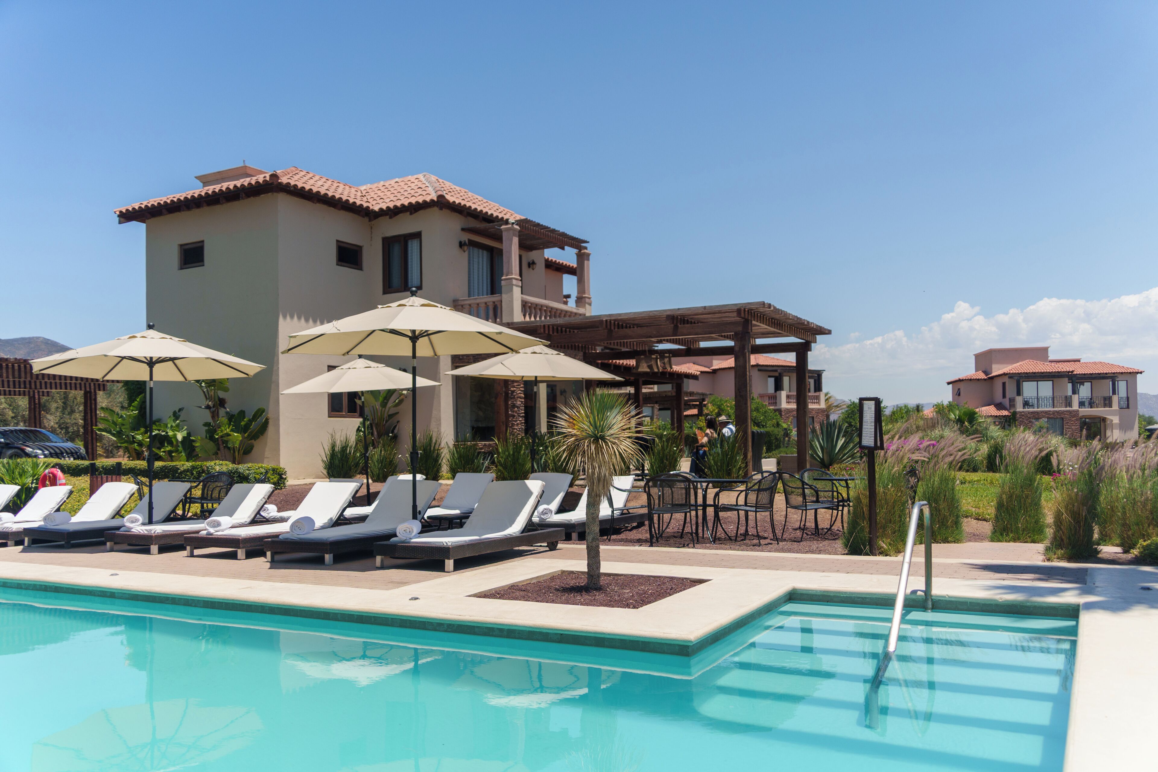 المنشأة من الخارج