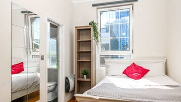 City Room, City View | Iron/ironing board, free WiFi, bed sheets