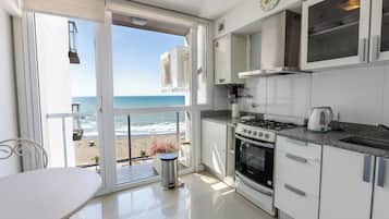 Superior Apartment, 1 Bedroom | Private kitchen | Full-size fridge, microwave, oven, stovetop