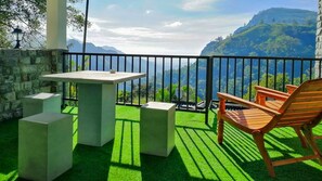 Deluxe Room or Twin Room with Terrace | Vista desde la habitación