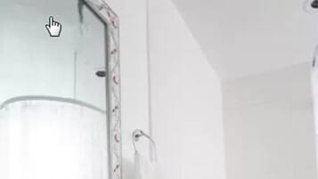 Departamento | Baño | Regadera, amenidades de baño gratuitas, toallas