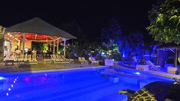 Comfort Villa, 3 Bedrooms | Pool | Outdoor pool, pool umbrellas, sun loungers