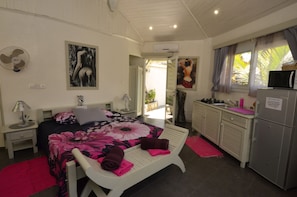 Claire De Lune | 1 kamar tidur, seprai premium, brankas, dan didekorasi berbeda-beda