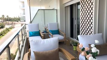 Luxury Apartment, Beach View | Balcony